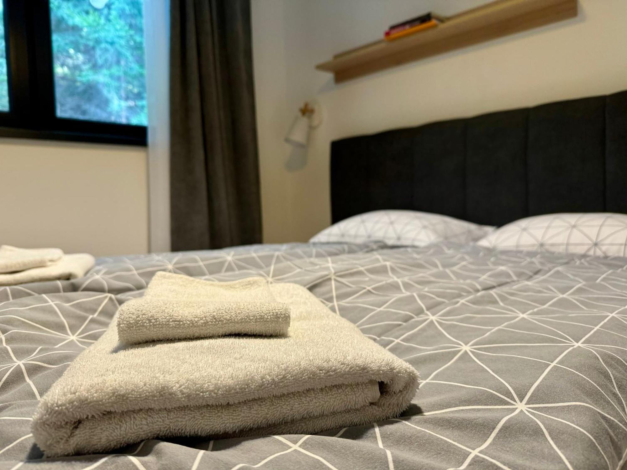 Lovely 1-Bedroom Vacation Home With Free Parking Демяновская долина Экстерьер фото